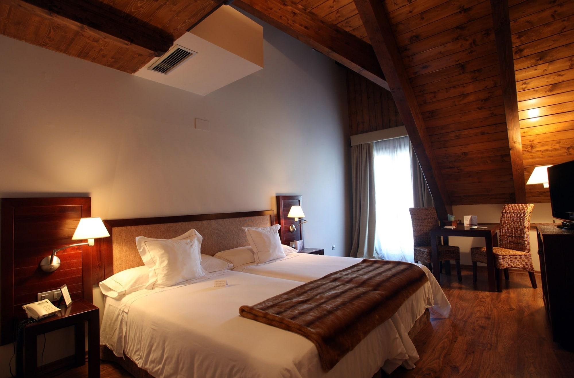 Abadia Del Pirineo Hotel Трамакастиля де Тена Екстериор снимка