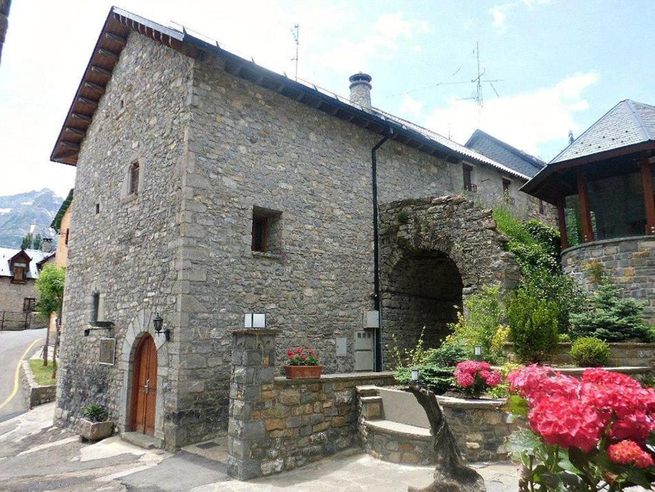 Abadia Del Pirineo Hotel Трамакастиля де Тена Екстериор снимка